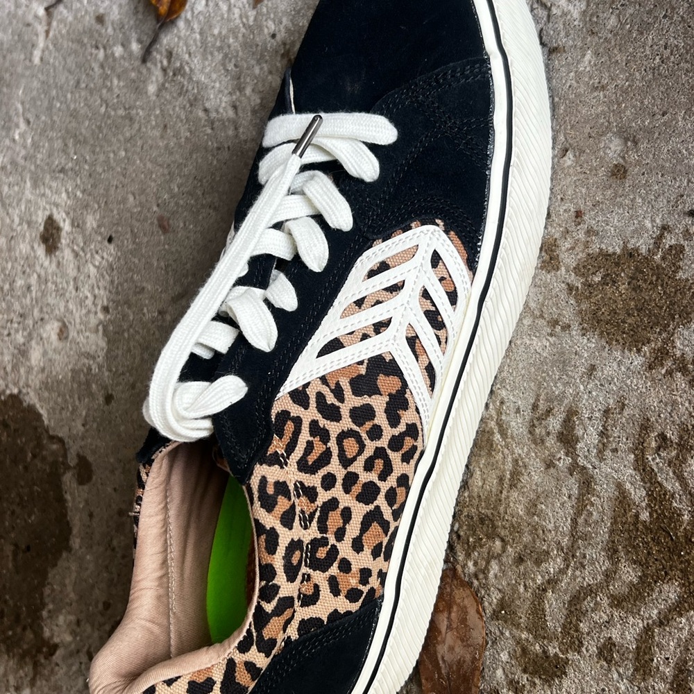 Cariuma Leopard Print Women's Skate Skate Shoe
